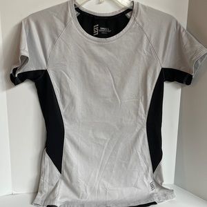 Second skin fitted dry fit top size small
